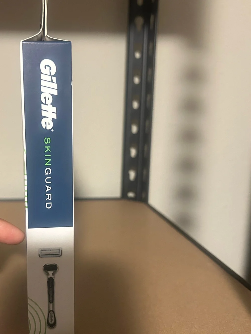 Gillette SkinGuard Men’s Razor with Aloe - Silver/Green
